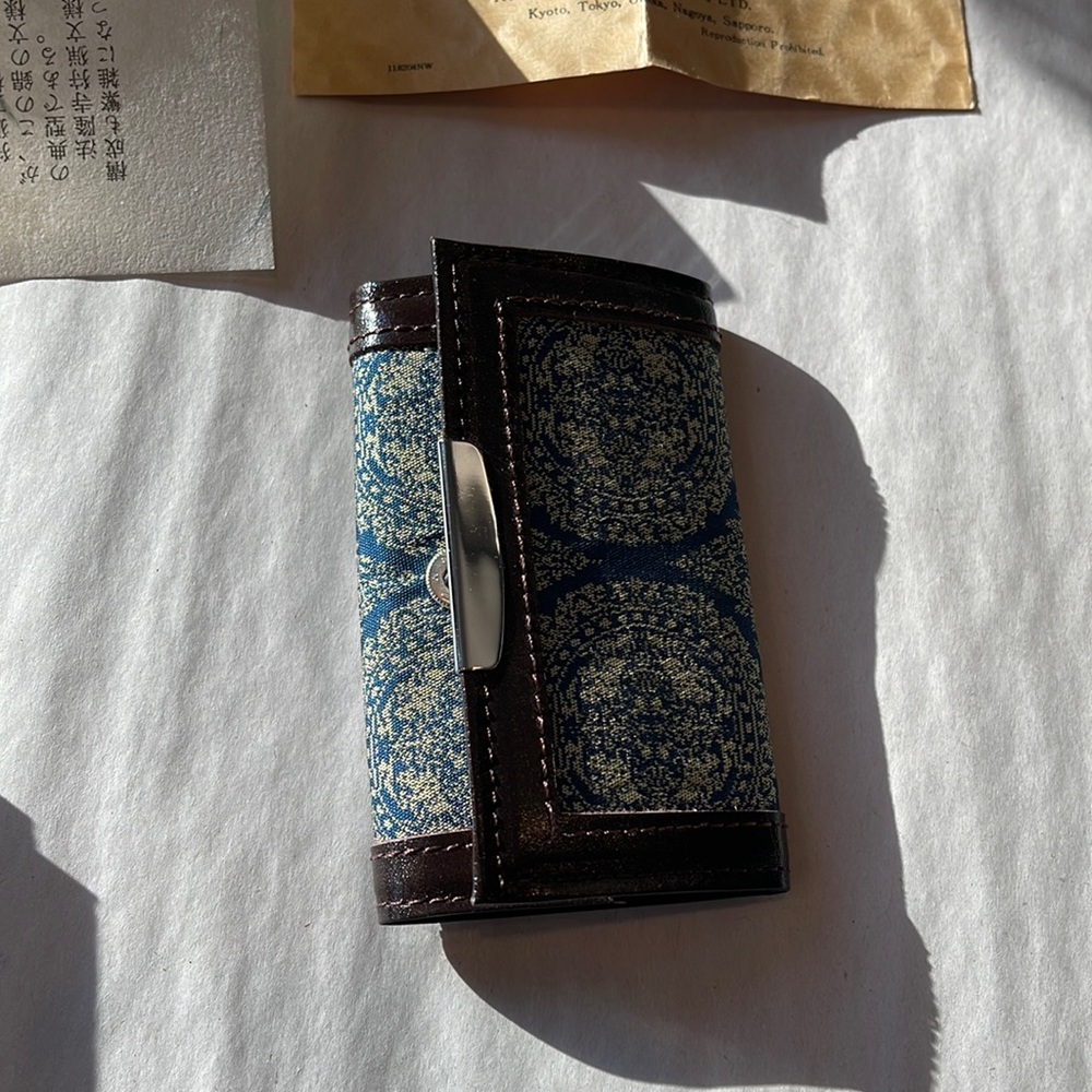 Key holder/wallet for woman. Vintage paperback. Tatsumura Textile co,